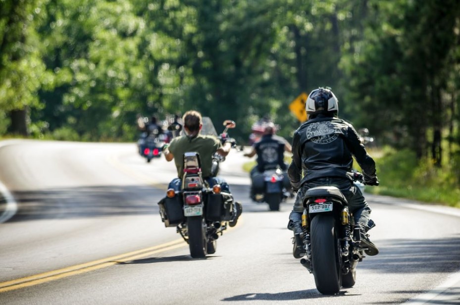 Roaring Thunder and Freedom Rides: A Guide to Traveling to America for the Sturgis Motorcycle Rally